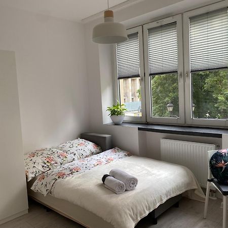 Kawalerki Basi Przy Dabrowskiego 22 Katowice Bagian luar foto